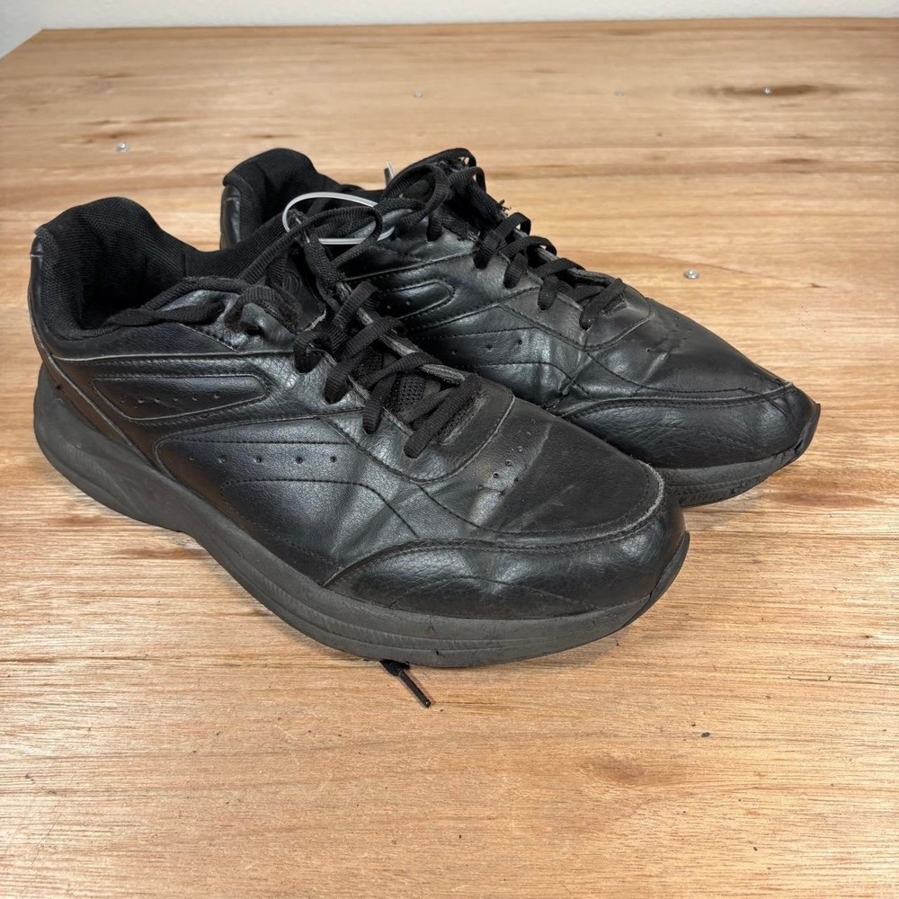 Black leather sneakers with a retro vibe Size 13